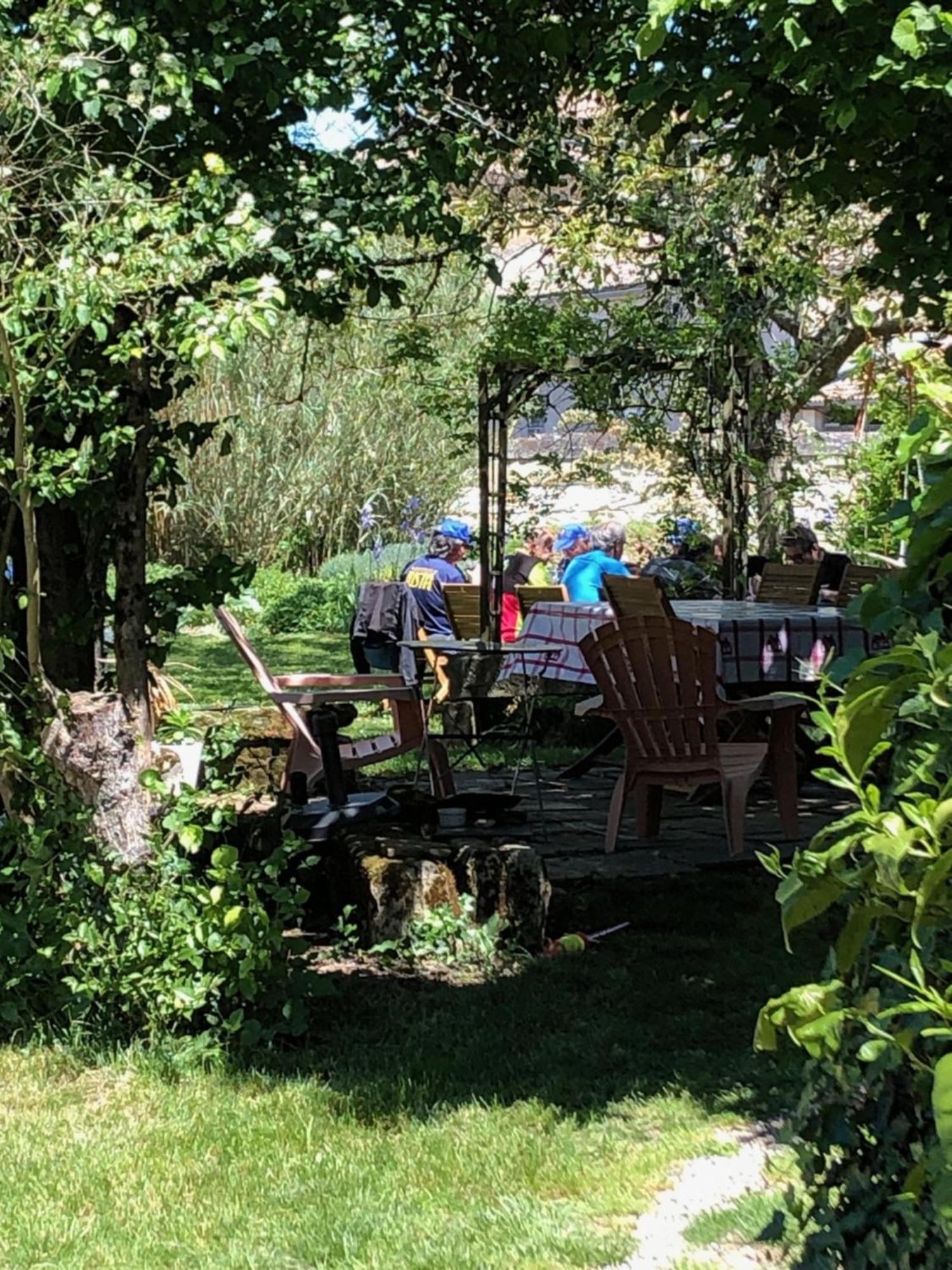L'Auberge Meilhannaise Exteriör bild